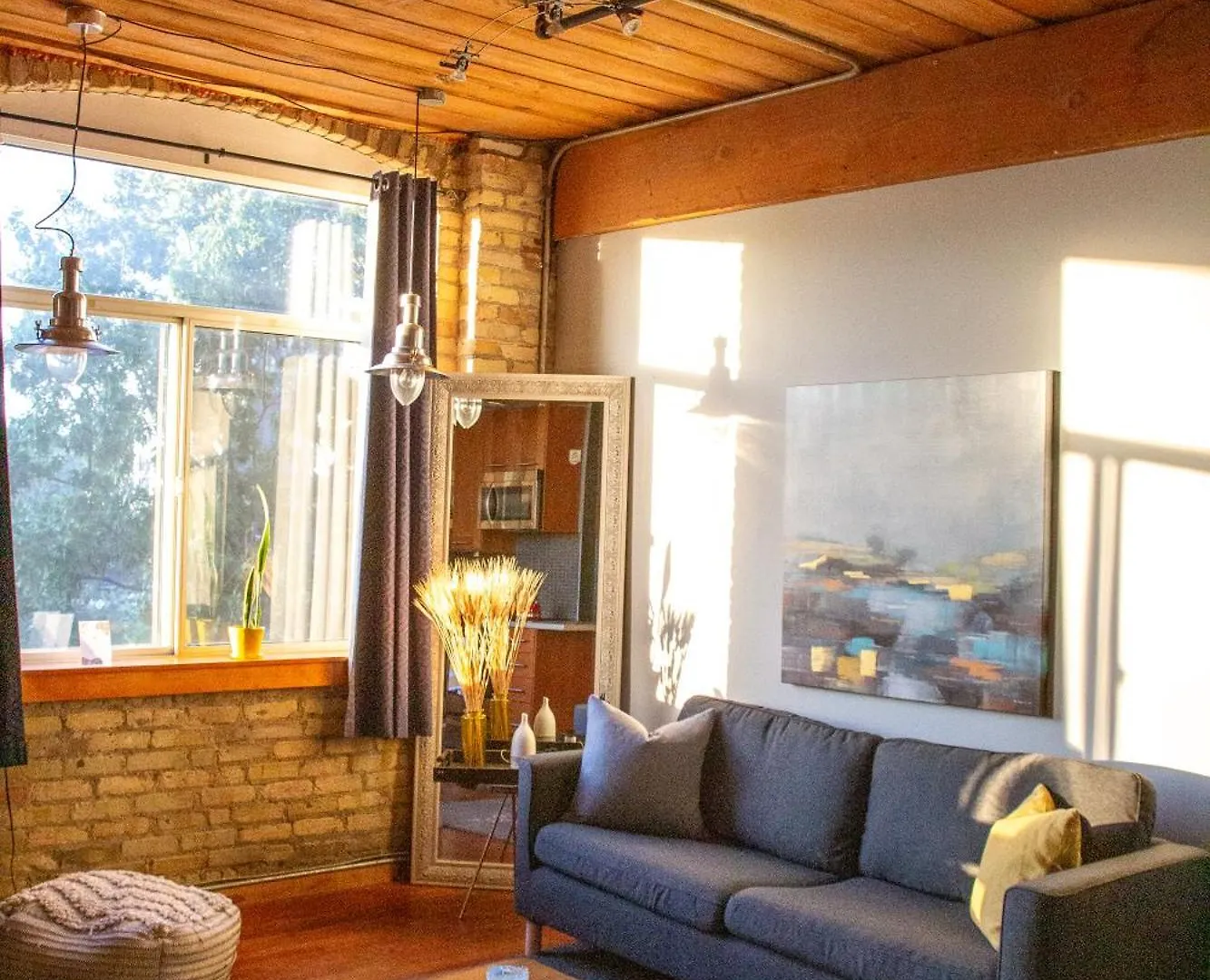 Cozy West End Studio Toronto