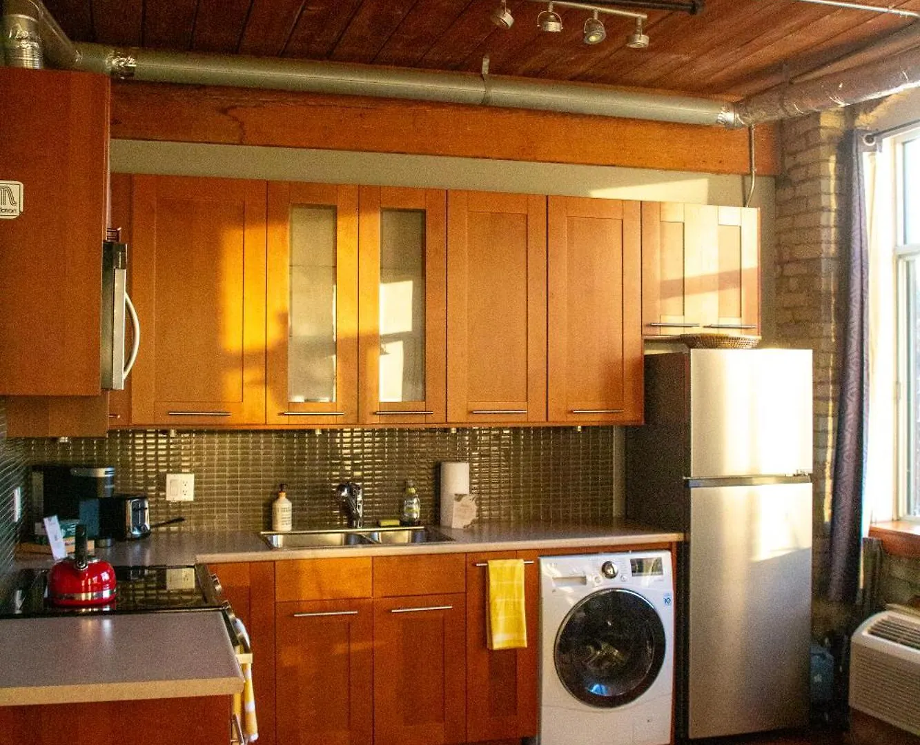 Cozy West End Studio Toronto