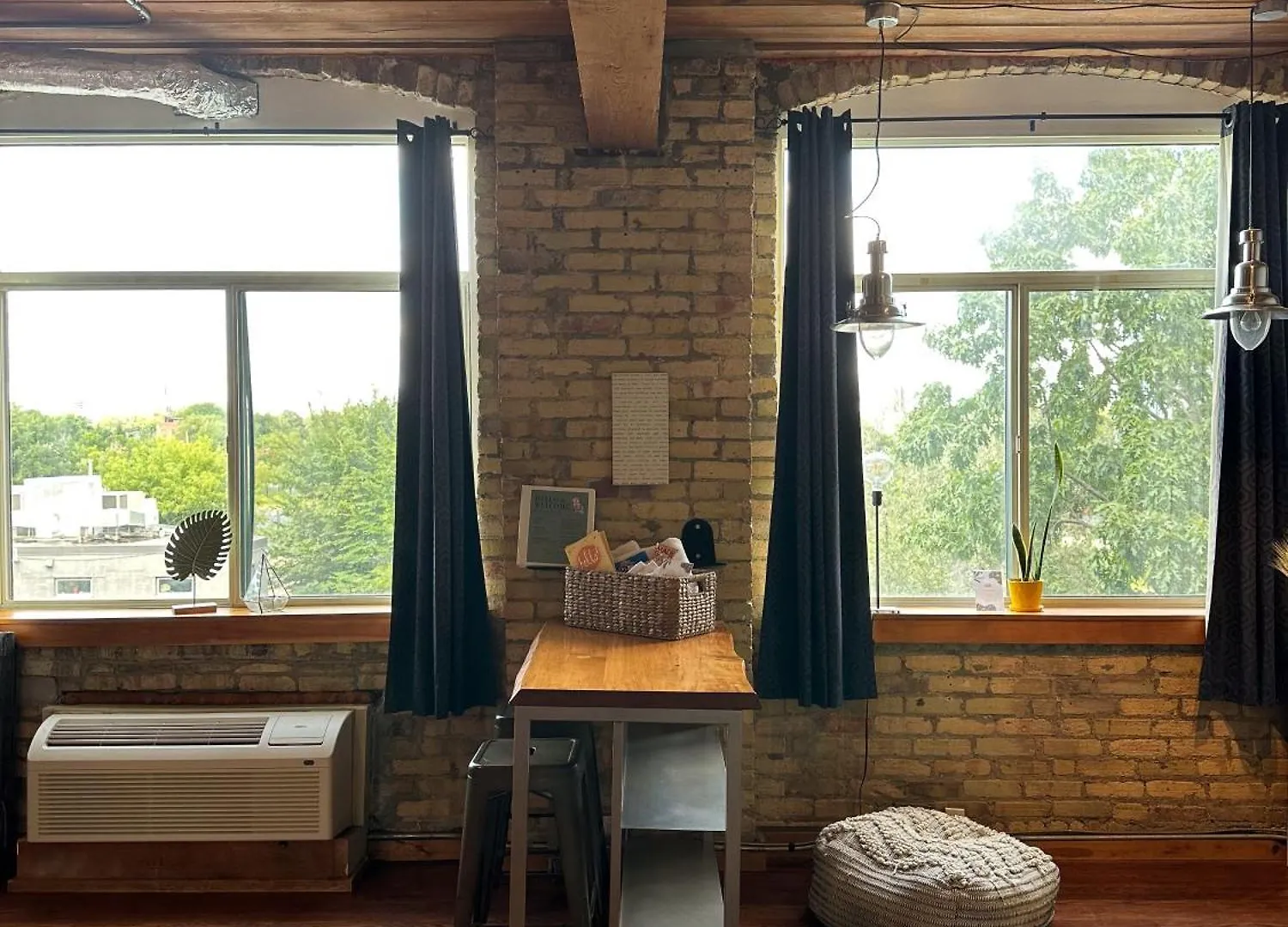 Cozy West End Studio Toronto